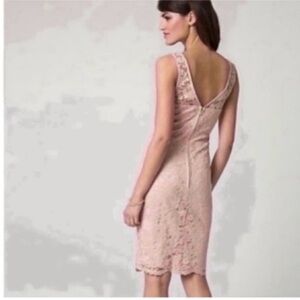 LE CHÂTEAU lace dress